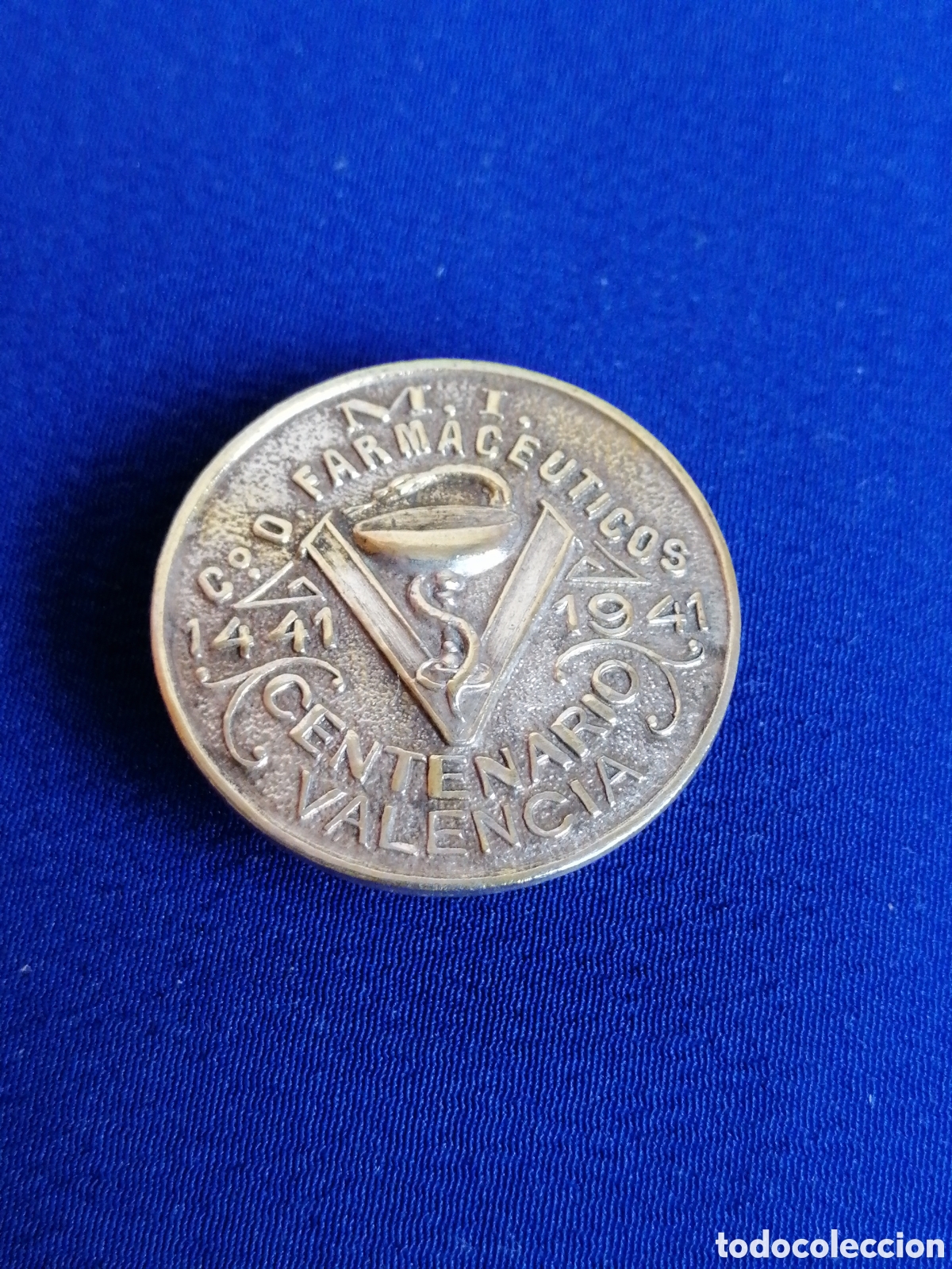Collection pins: FARMAC&Eacute;UTICOS VALENCIA CENTENARIO 1441-1941 INSIGNIA DE OJAL ANTIGUA