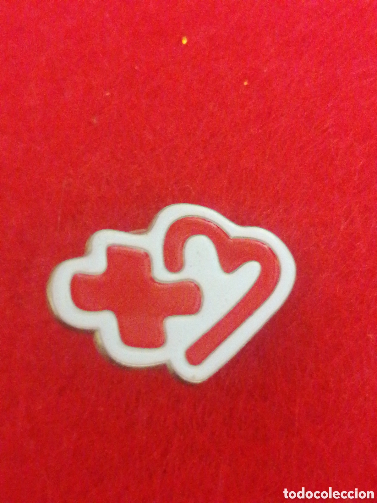Pins de colecci&oacute;n: Pin Cruz Roja - Foto 1