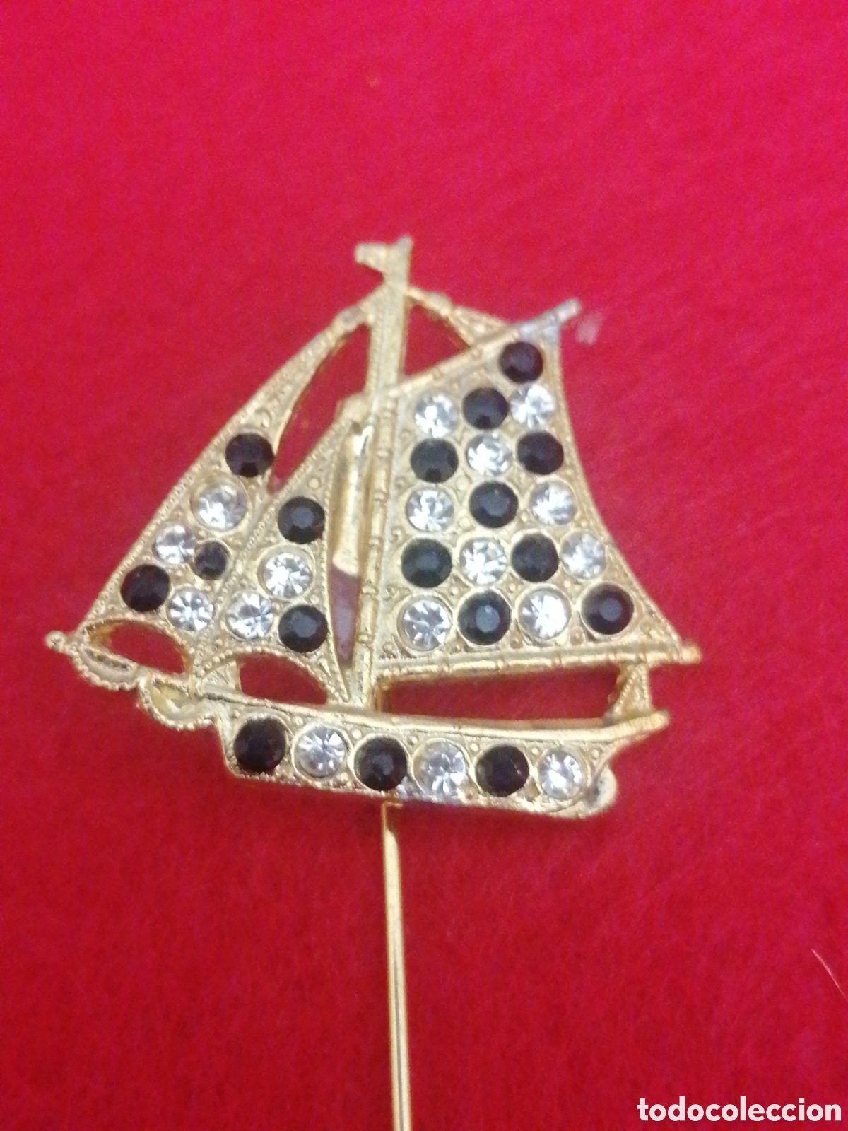 Collection pins: Pin tipo broche embarcaci&oacute;n barco con brillantes de fantas&iacute;a