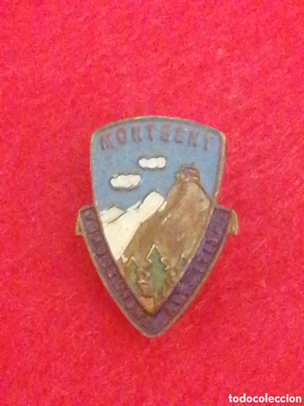 Collection pins: Pin antiguo tipo Insignia l'imperdible Montseny Tur&oacute; de l'Home antigua