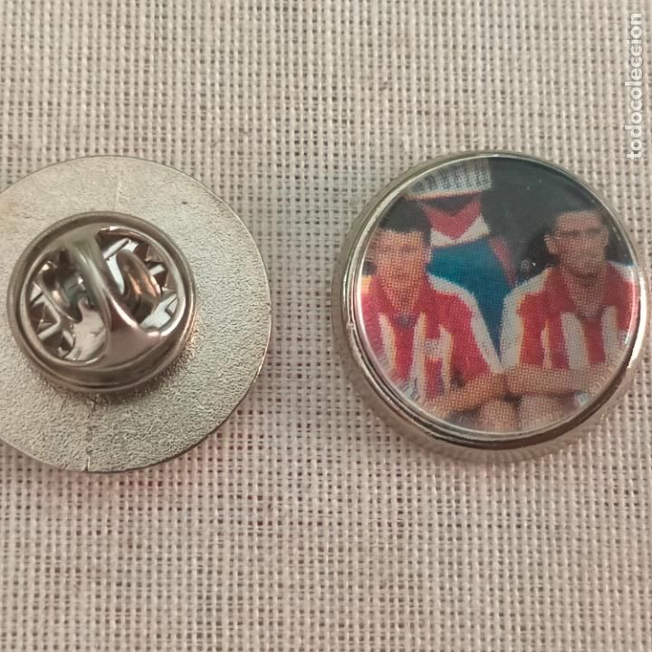 Pin's de collection: pin redondo metal - f&uacute;tbol equipo club Atl&eacute;tico de Madrid JUGADOR