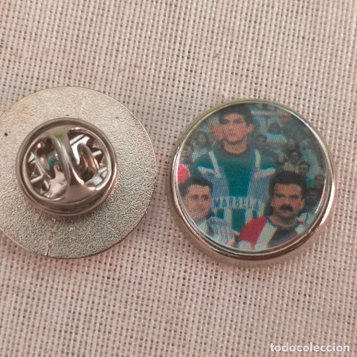 Pins de colecci&oacute;n: pin redondo metal - f&uacute;tbol equipo club Atl&eacute;tico de Madrid JUGADOR