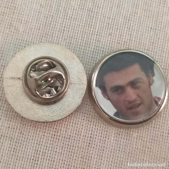 Pins de cole&ccedil;&atilde;o: pin redondo metal - f&uacute;tbol equipo club Atl&eacute;tico de Madrid JUGADOR
