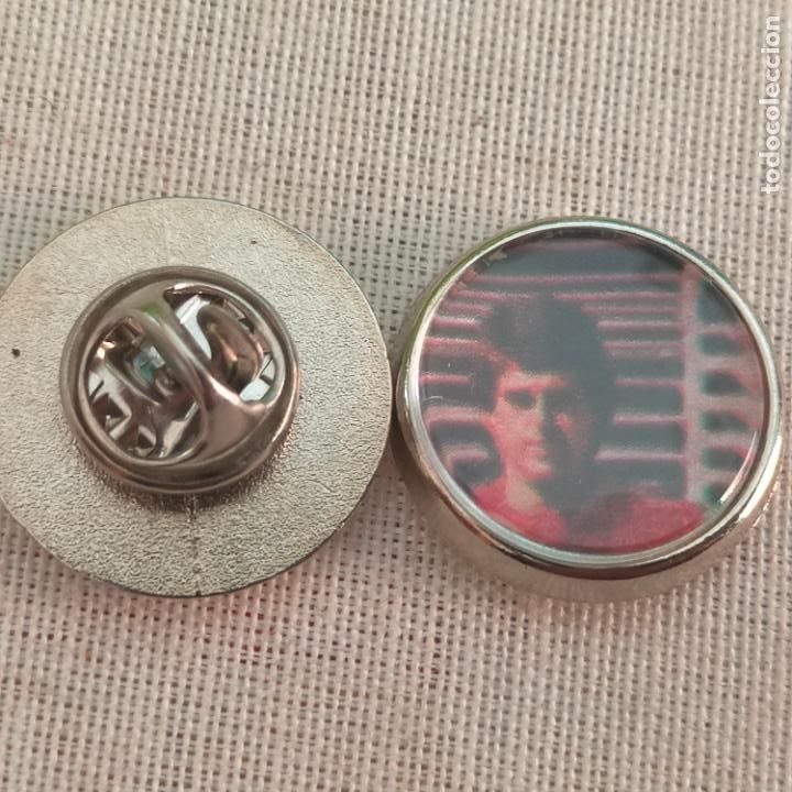 Pins e Spille di collezione: pin redondo metal - f&uacute;tbol equipo club Atl&eacute;tico de Madrid JUGADOR