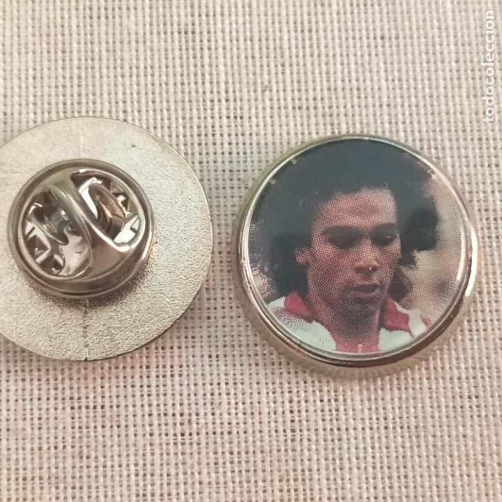 Pins de cole&ccedil;&atilde;o: pin redondo metal - f&uacute;tbol equipo club Atl&eacute;tico de Madrid JUGADOR
