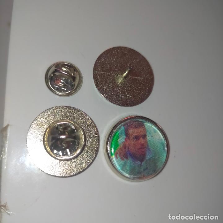 Pins de colecci&oacute;n: PIN REDONDO METAL - FUTBOL JUGADOR DEL EQUIPO FUTBOL historia del REAL MADRID