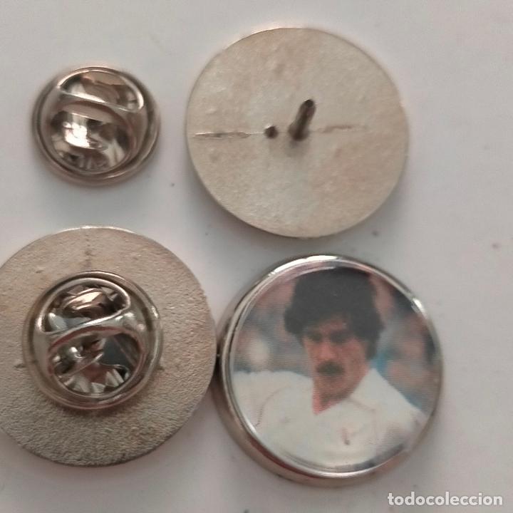 Pin's de collection: PIN REDONDO METAL - FUTBOL JUGADOR DEL EQUIPO FUTBOL historia del REAL MADRID