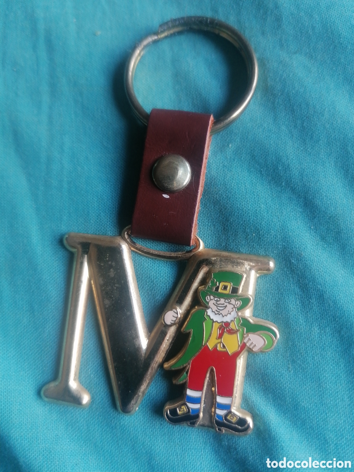 Pins de colecci&oacute;n: Llavero letra M San Patricio San Patrick Irlanda