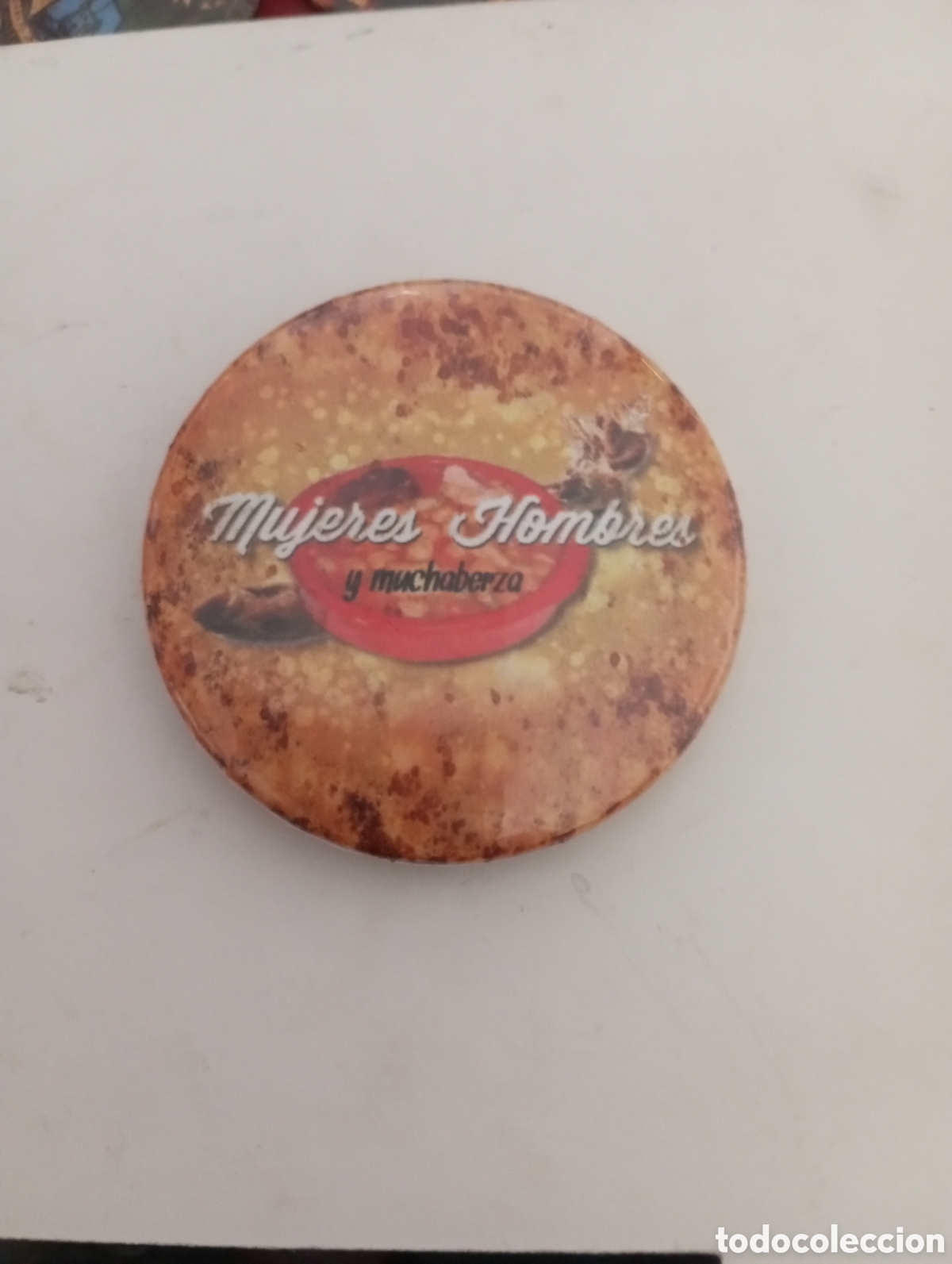 Pins de colecci&oacute;n: Carnaval de C&aacute;diz chapa grande chirigota mujeres hombres y mucha berza