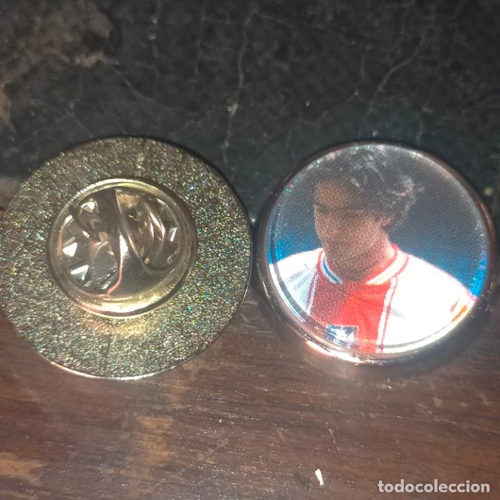 Pins de colecci&oacute;n: pin redondo metal - f&uacute;tbol equipo club Atl&eacute;tico de Madrid JUGADOR