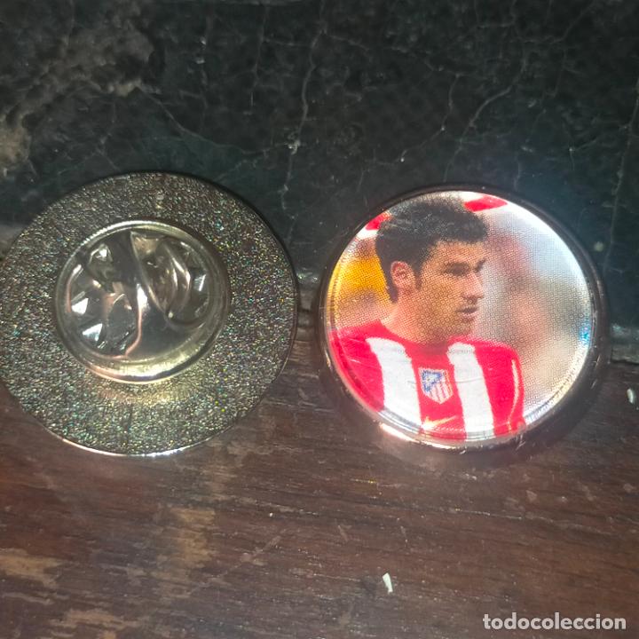 Pins de colecci&oacute;n: pin redondo metal - f&uacute;tbol equipo club Atl&eacute;tico de Madrid JUGADOR