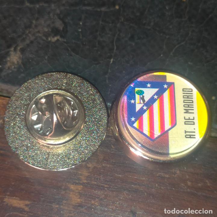 Pins de colecci&oacute;n: pin redondo metal - f&uacute;tbol equipo club Atl&eacute;tico de Madrid JUGADOR