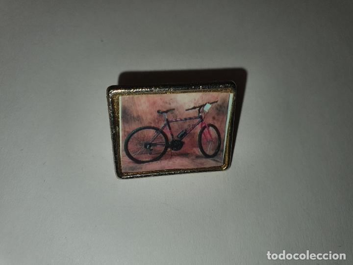 Pins de colecci&oacute;n: PIN CHAPA -- BICICLETA - Foto 1
