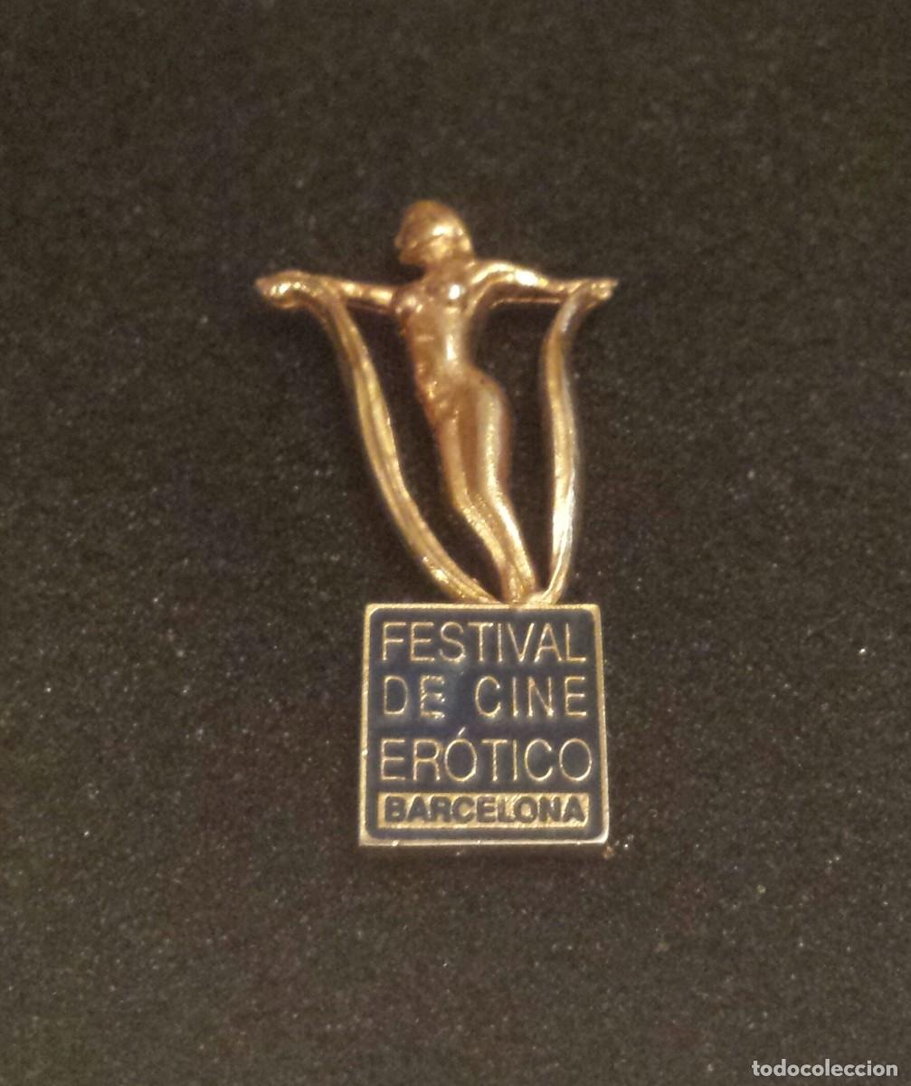 antiguo y precioso pin festival de cine erotico - Compra venta en  todocoleccion