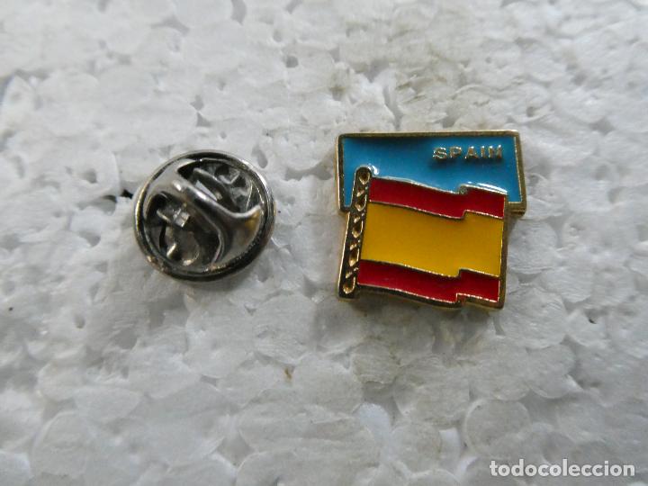 Pins de cole&ccedil;&atilde;o: PIN DE TURISMO BANDERAS. BANDERA ESPA&Ntilde;A ESPA&Ntilde;OLA