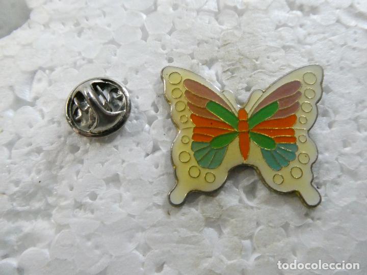 Collection pins: PIN DE ANIMALES. MARIPOSA DE COLORES