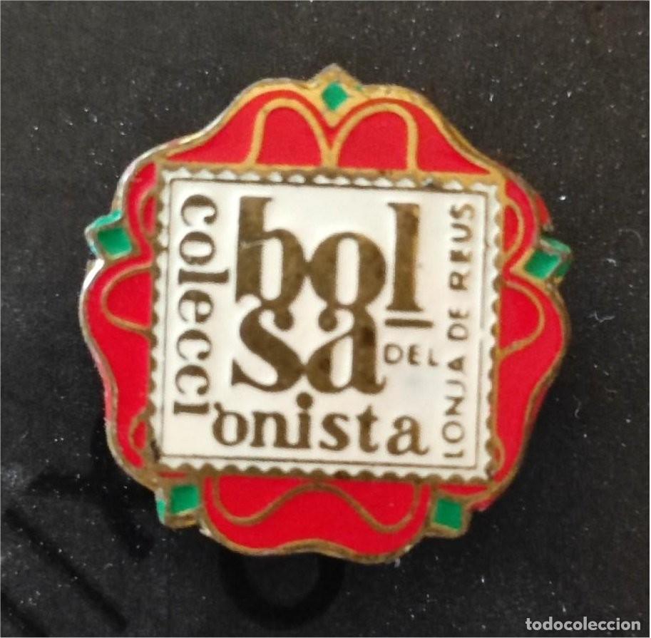 Pins e Spille di collezione: PIN ANTIGUA INSIGNIA OJAL SOLAPA - BOLSA DEL COLECCIONISTA - LONJA DE REUS -METAL ESMALTADO