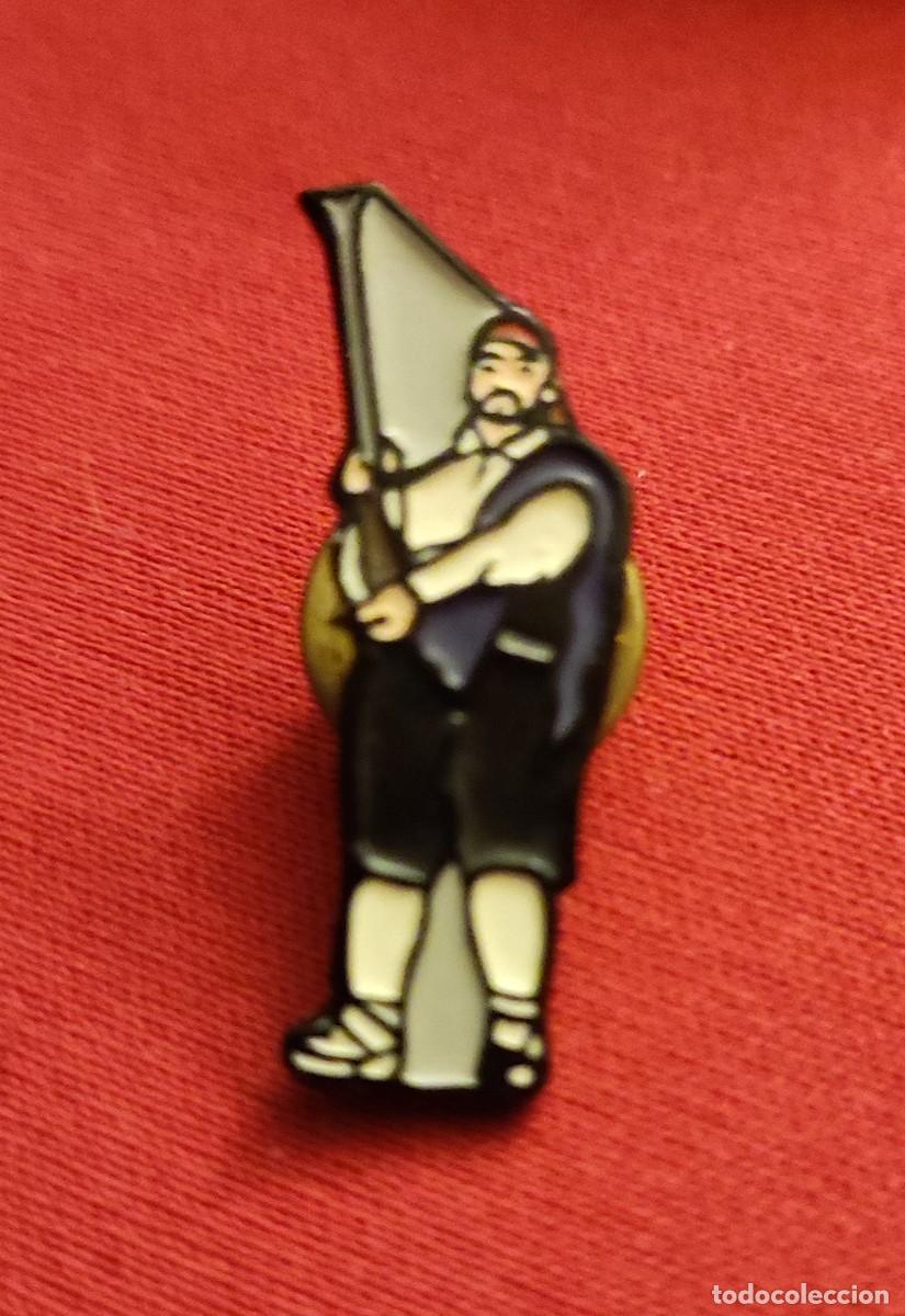 Sammlung von Pins: PIN - EL BANDOLER - N&ordm;8 - SEGUIICI POPULAR - SANTA TECLA TARRAGONA - NUEVO