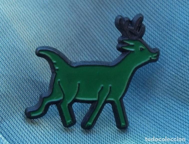 Pins de colecci&oacute;n: PIN FAUNA CIERVO VERDE. NUEVO