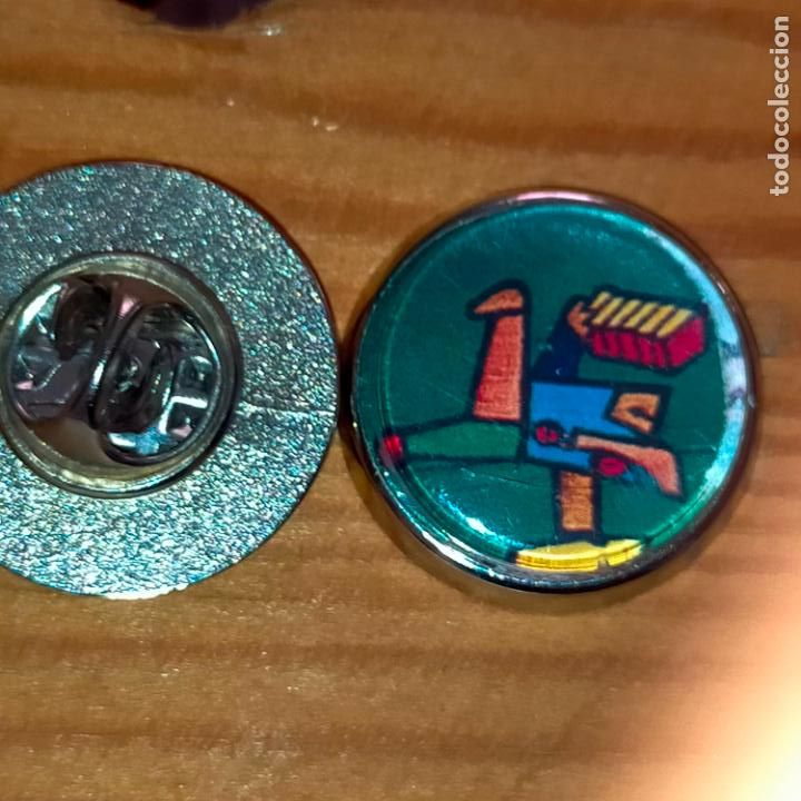 Pin's de collection: pin redondo metal - arte - mariscal