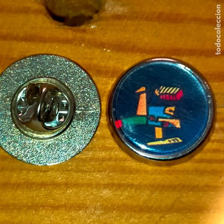 Sammlung von Pins: pin redondo metal - arte - mariscal