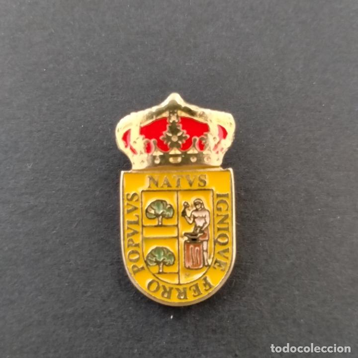 Pins de colecci&oacute;n: Pin escudo Herrera (SEVILLA)