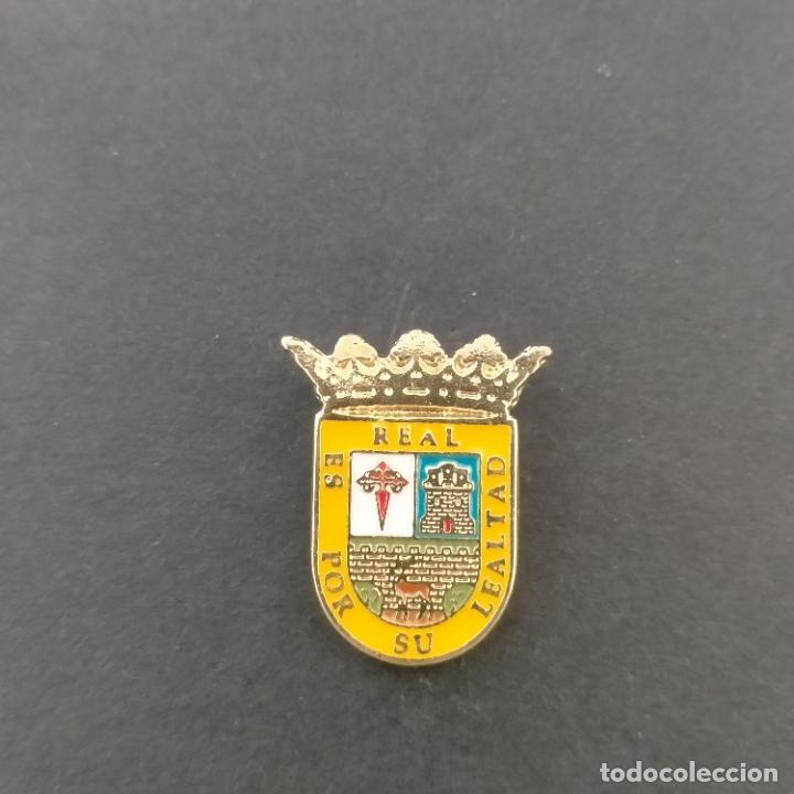 Pins de colecci&oacute;n: Pin escudo El Real de la Jara (SEVILLA)