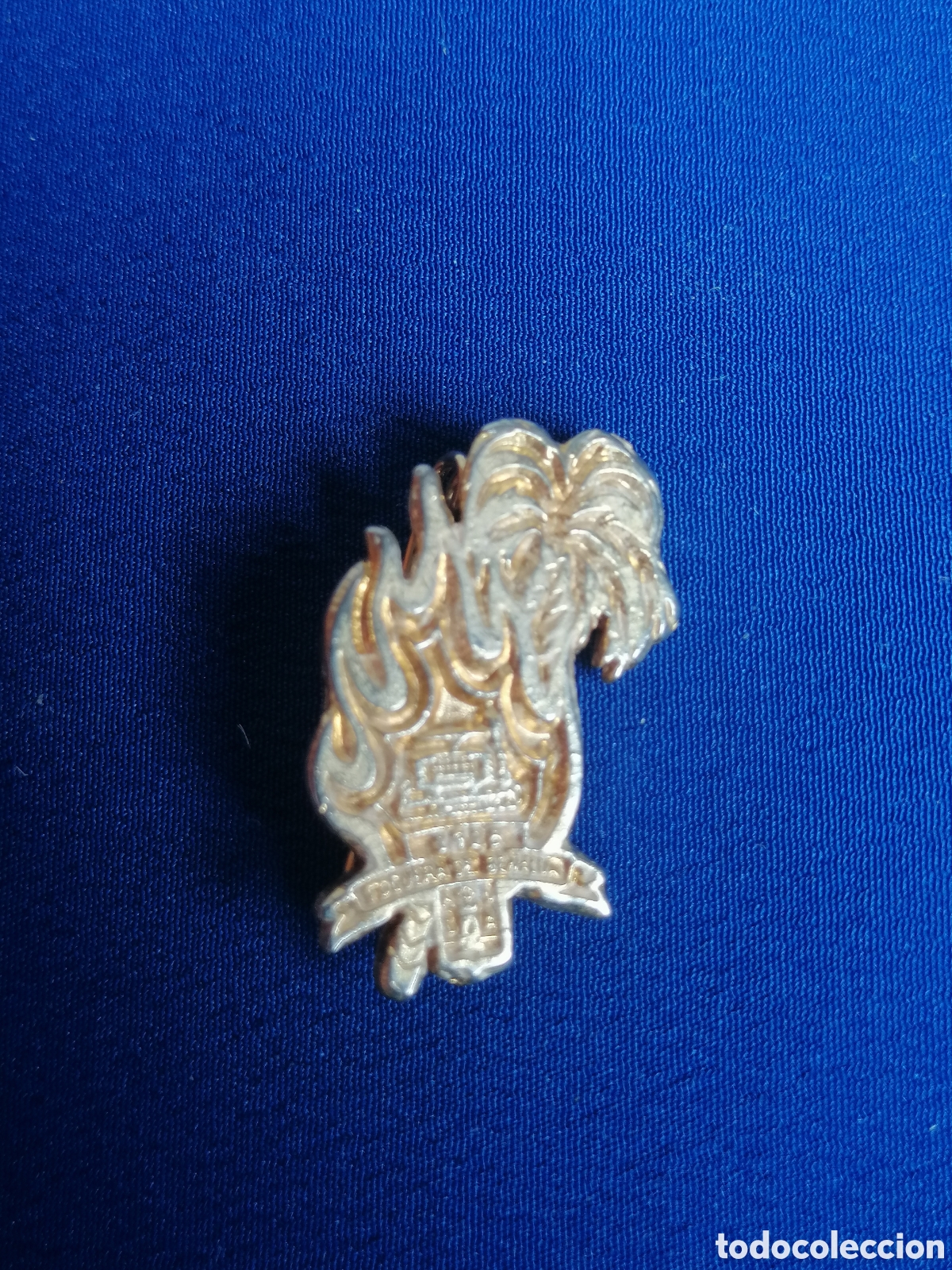 Pin's de collection: FOGUERA DE BENALUA INSIGNIA DE ALFILER