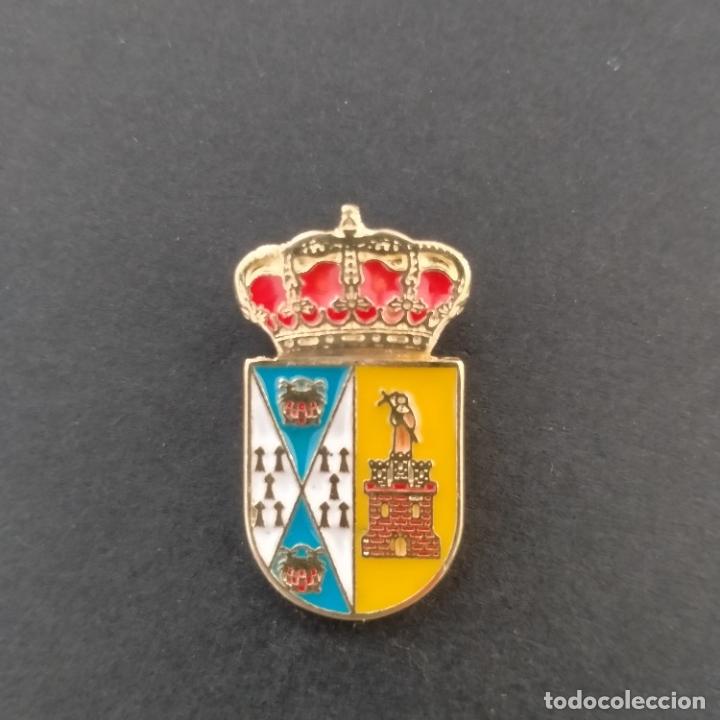 Pins de colecci&oacute;n: PIN ESCUDO SAN NICOL&Aacute;S DEL PUERTO (SEVILLA)