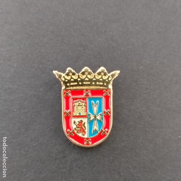 Pins de colecci&oacute;n: PIN ESCUDO ESPARTINAS (SEVILLA)