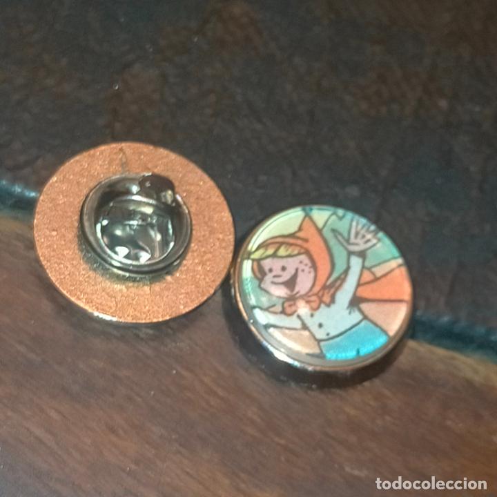 Pin's de collection: PIN REDONDO METAL - TEBEOS Y COMICS DIBUJOS ANIMADOS - PUMBY . CAPERUCITA ENCARNADA