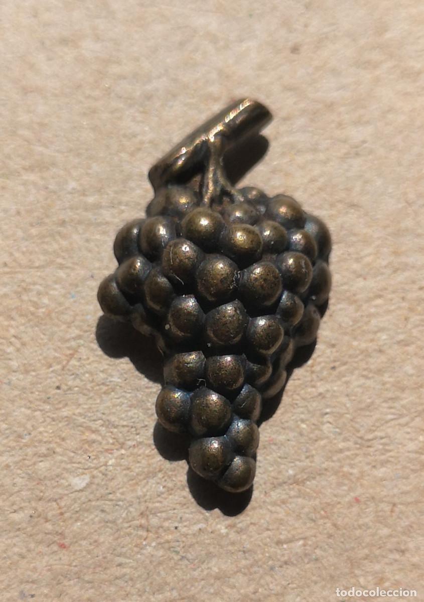 Pins de colecci&oacute;n: PIN LA RIOJA. RACIMO DE UVAS. - Foto 1
