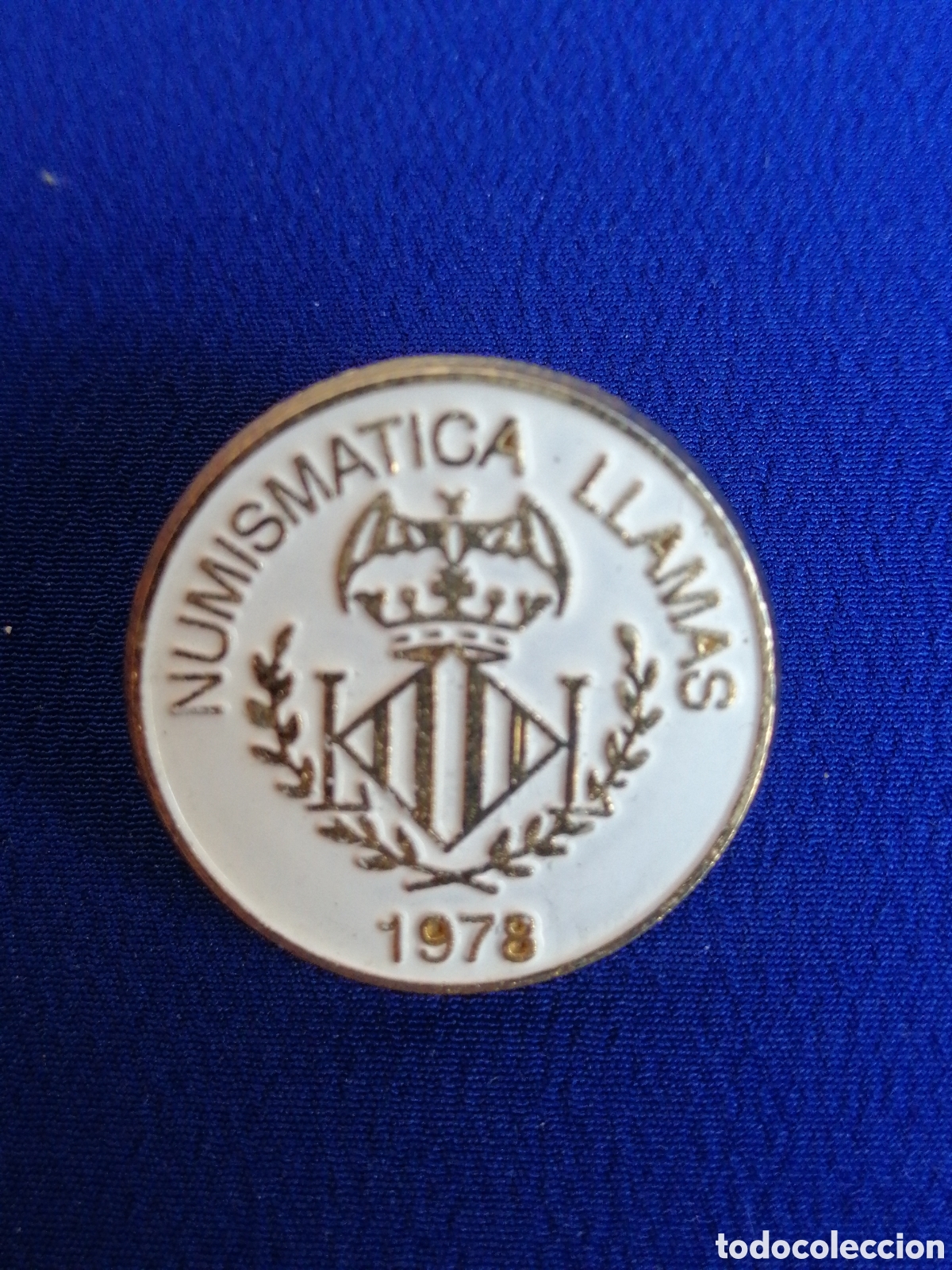 Pins de colecci&oacute;n: NUMISMATICA LLAMAS 1978 PIN - Foto 1