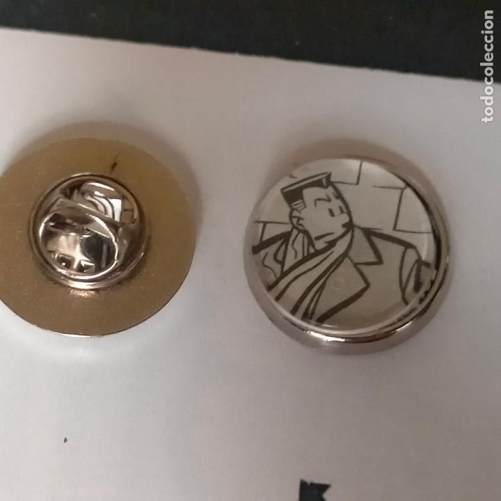 Pin's de collection: PIN REDONDO METAL - c&oacute;mic b/n bill baxter