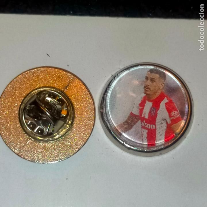 Collection pins: pin redondo metal - f&uacute;tbol equipo club Atl&eacute;tico de Madrid JUGADOR