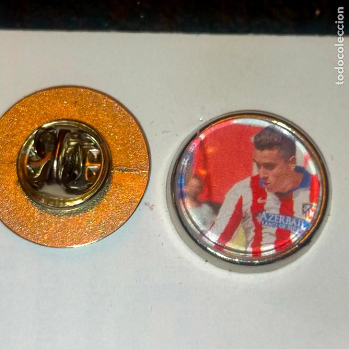 Collection pins: pin redondo metal - f&uacute;tbol equipo club Atl&eacute;tico de Madrid JUGADOR