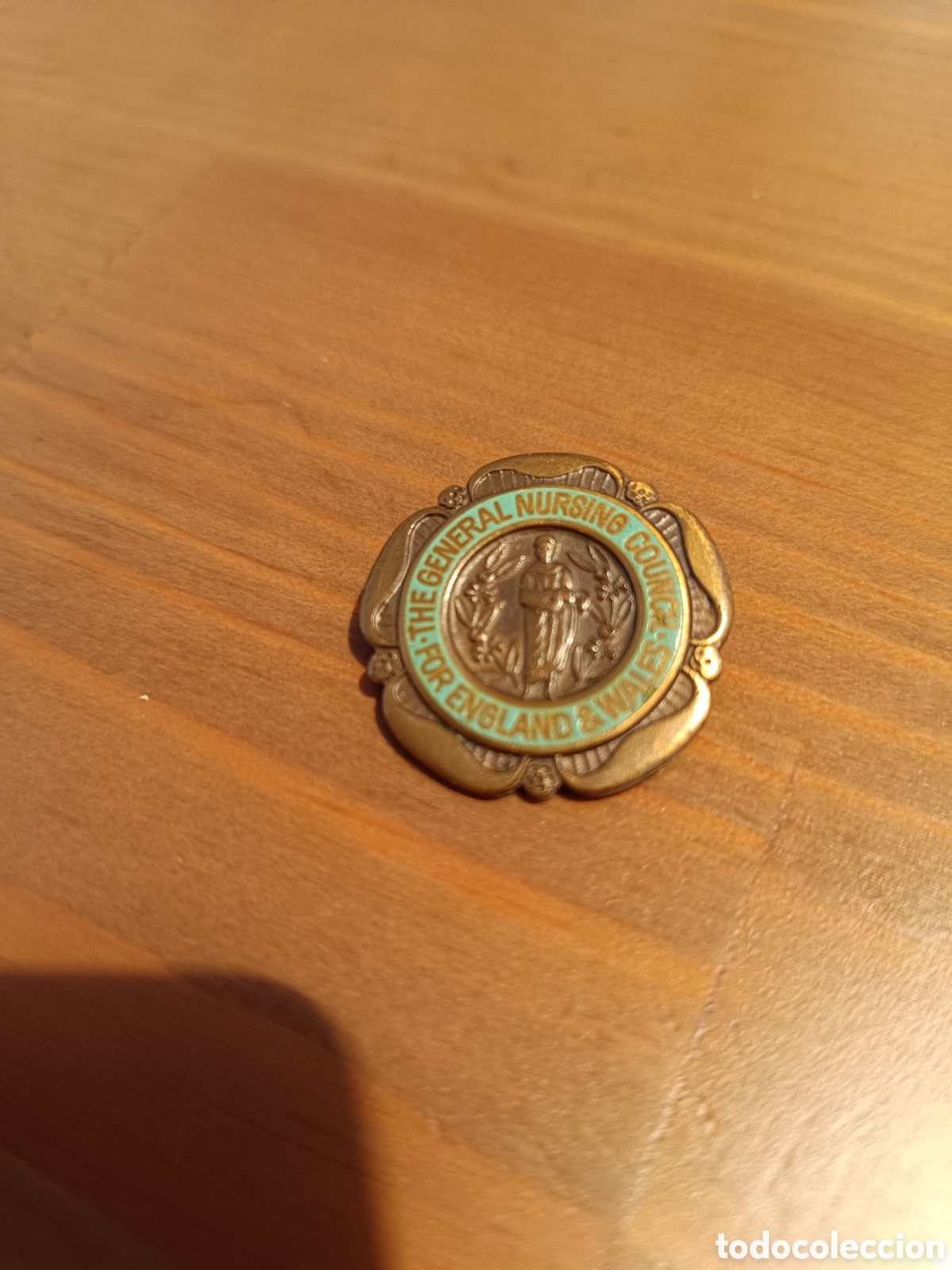 Pins de cole&ccedil;&atilde;o: Antiguo pin broche insignia THE GENERAL NURSING COUNCIL FOR ENGLAND & WALES