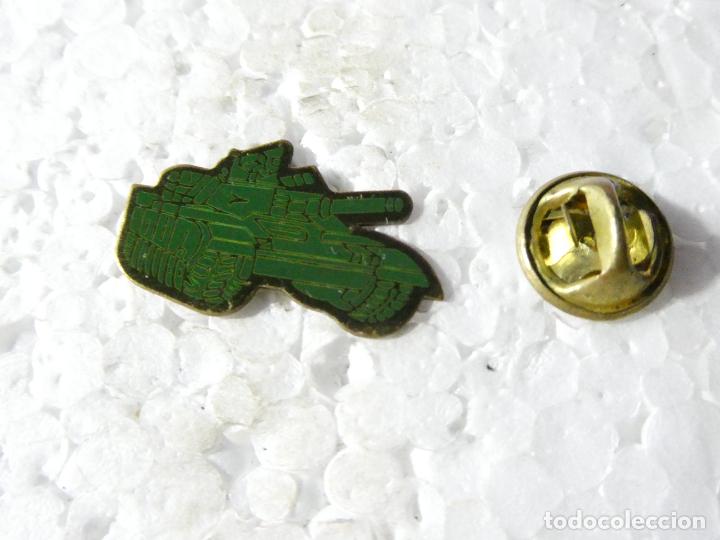 Pins de colecci&oacute;n: PIN MILITAR, TANQUE CARRO COMBATE - Foto 1