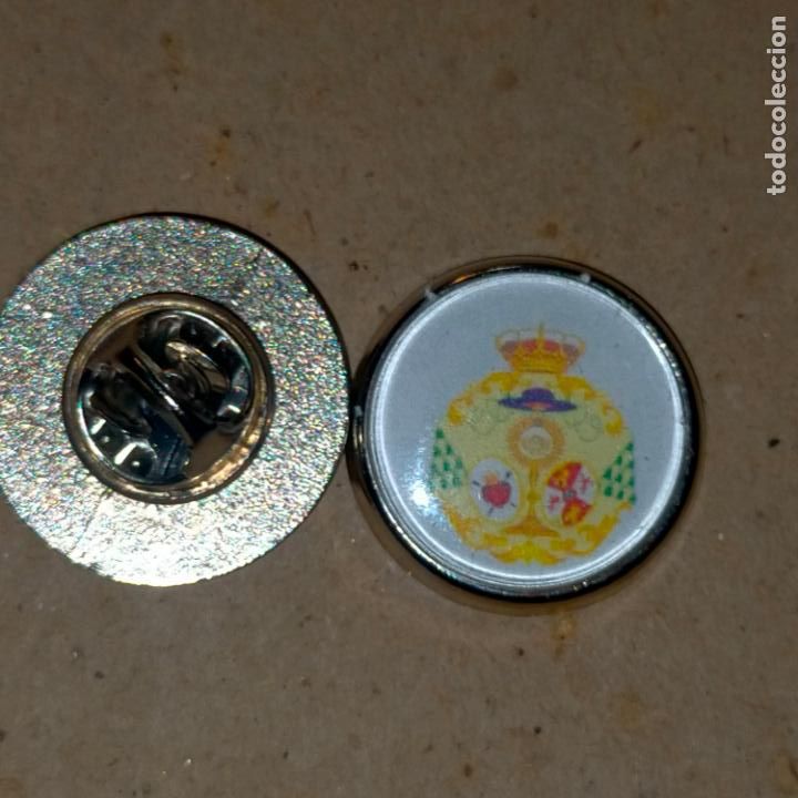 Pins de cole&ccedil;&atilde;o: PIN REDONDO METAL - cofrad&iacute;a hermandad congregaci&oacute;n escudo semana Santa sevilla