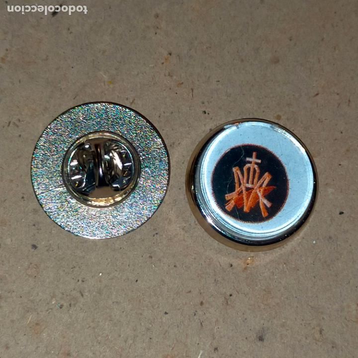 Pins de cole&ccedil;&atilde;o: PIN REDONDO METAL - cofrad&iacute;a hermandad congregaci&oacute;n escudo semana Santa sevilla