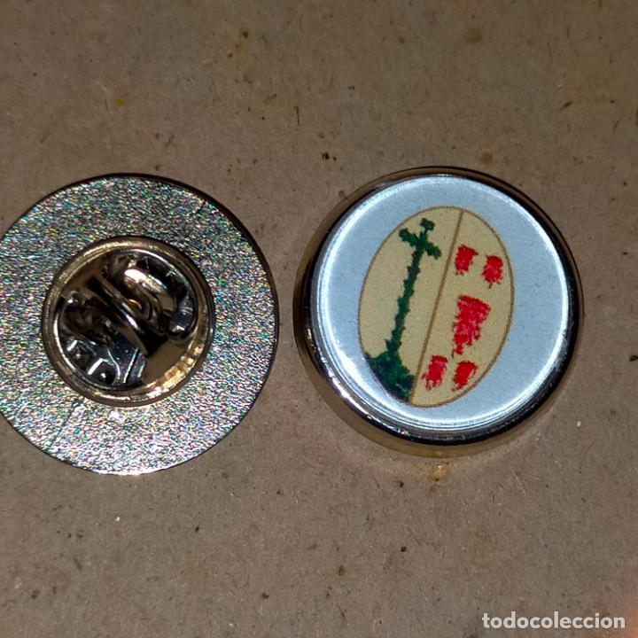 Pins de cole&ccedil;&atilde;o: PIN REDONDO METAL - cofrad&iacute;a hermandad congregaci&oacute;n escudo semana Santa sevilla