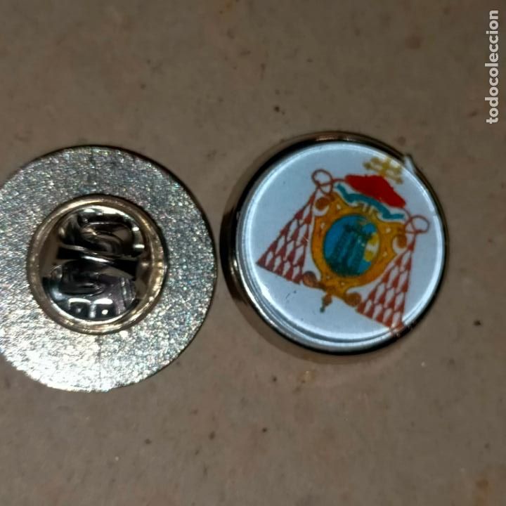 Pins de colecci&oacute;n: PIN REDONDO METAL - cofrad&iacute;a hermandad congregaci&oacute;n escudo semana Santa sevilla