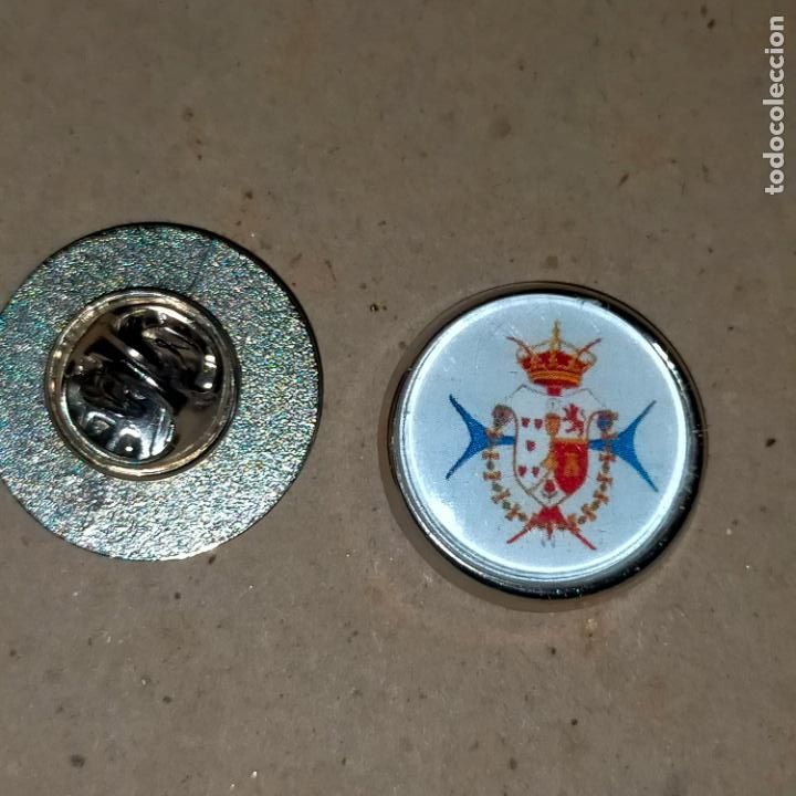 Pins de cole&ccedil;&atilde;o: PIN REDONDO METAL - cofrad&iacute;a hermandad congregaci&oacute;n escudo semana Santa sevilla