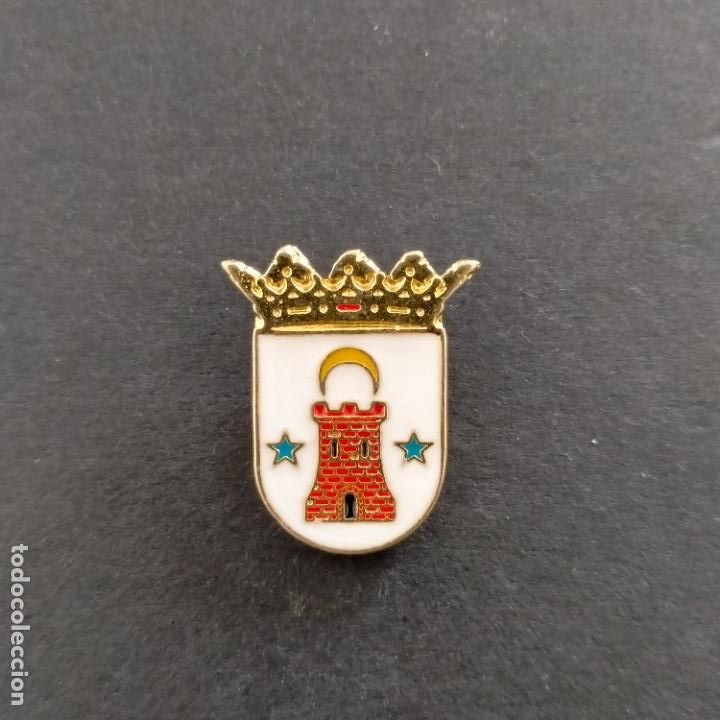 Pins de colecci&oacute;n: Pin escudo Almedinilla (C&Oacute;RDOBA)