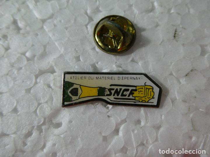 Collection pins: PIN DE TRENES FERROCARRILES. SNCF FRANCIA ATELIER D'EPERNAY