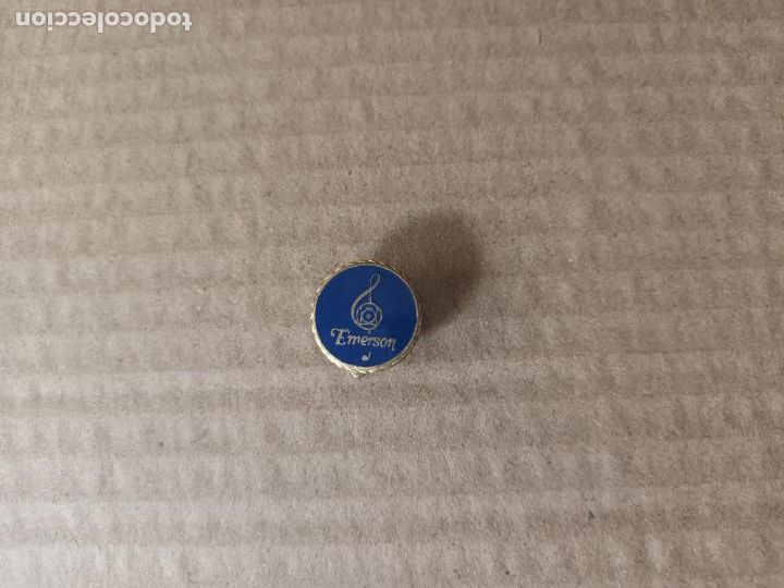 Pins de colecci&oacute;n: ANTIGUA INSIGNIA DE OJAL - PUBLICIDAD DE RADIO Y TELEVISI&Oacute;N EMERSON