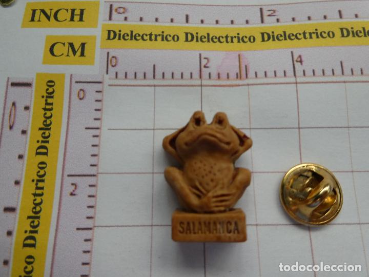 Pins e Spille di collezione: PIN DE TURISMO. SALAMANCA RANA DE LA SUERTE ESTUDIOS
