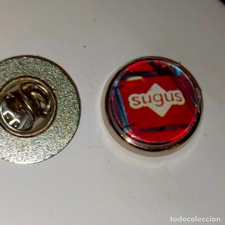 Pins de colecci&oacute;n: pin redondo metal - CHUCHES CHUCHERIA CARAMELOS SUGUS