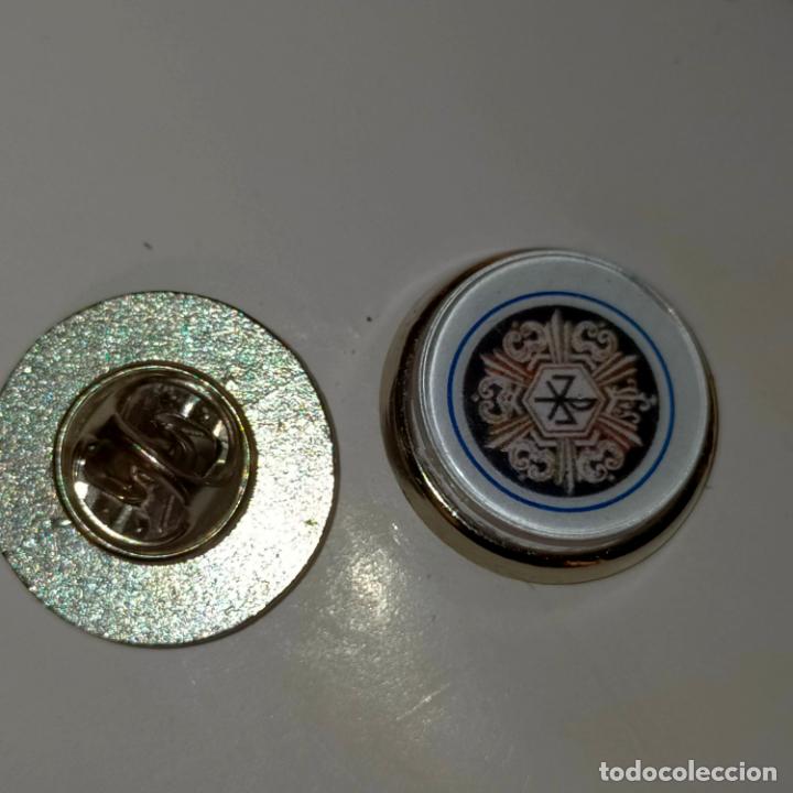 Collection pins: pin redondo metal - COFRADIA HERMANDAD ESCUDO SEMANA SANTA SEVILLA