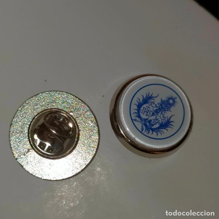 Collection pins: pin redondo metal - COFRADIA HERMANDAD ESCUDO SEMANA SANTA SEVILLA